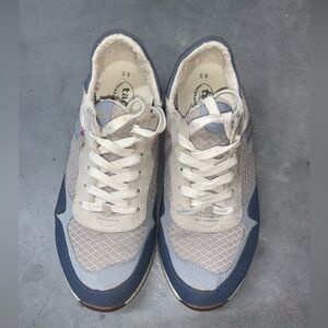 Taos Footwear Navy and Beige Sneakers